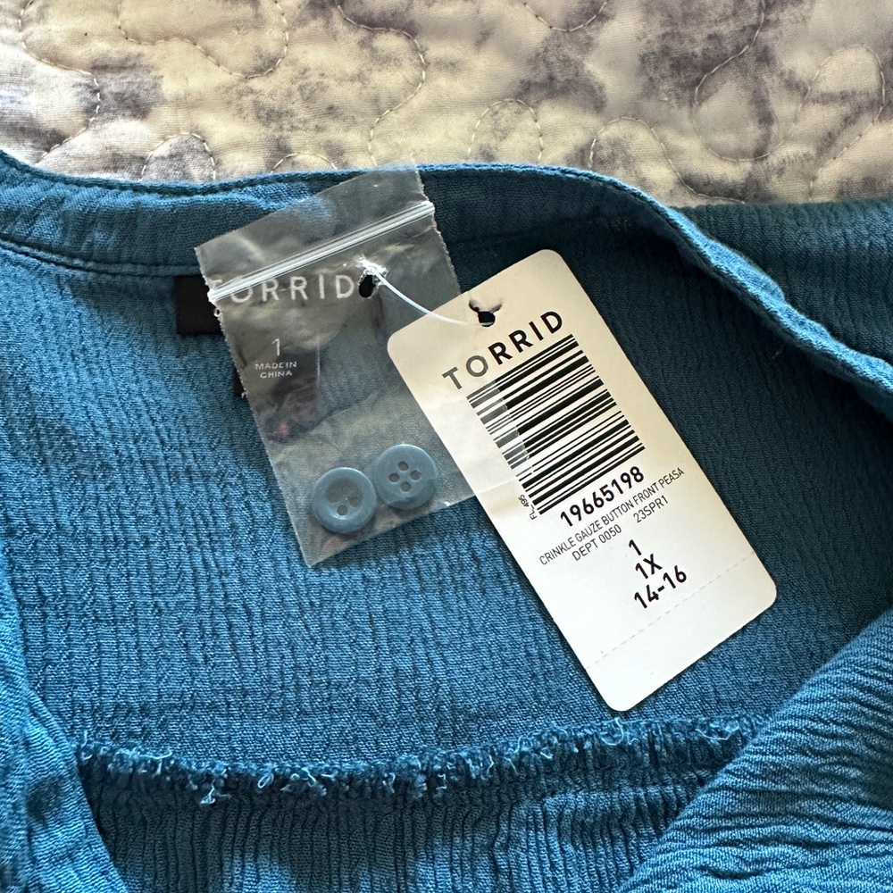 Torrid Blouse - Picture 3 of 6